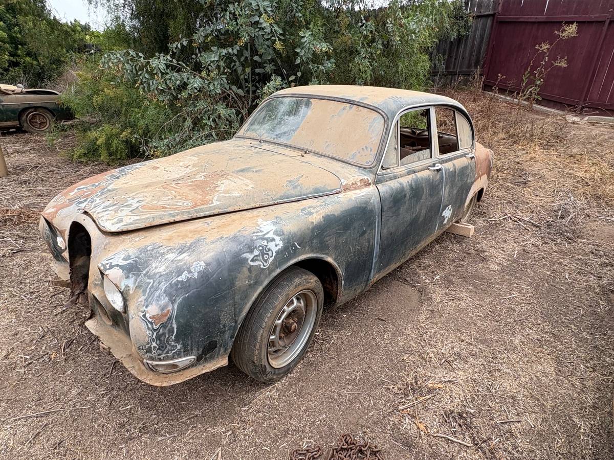 Jaguar-daimler-3.8-sovereign-1965-1