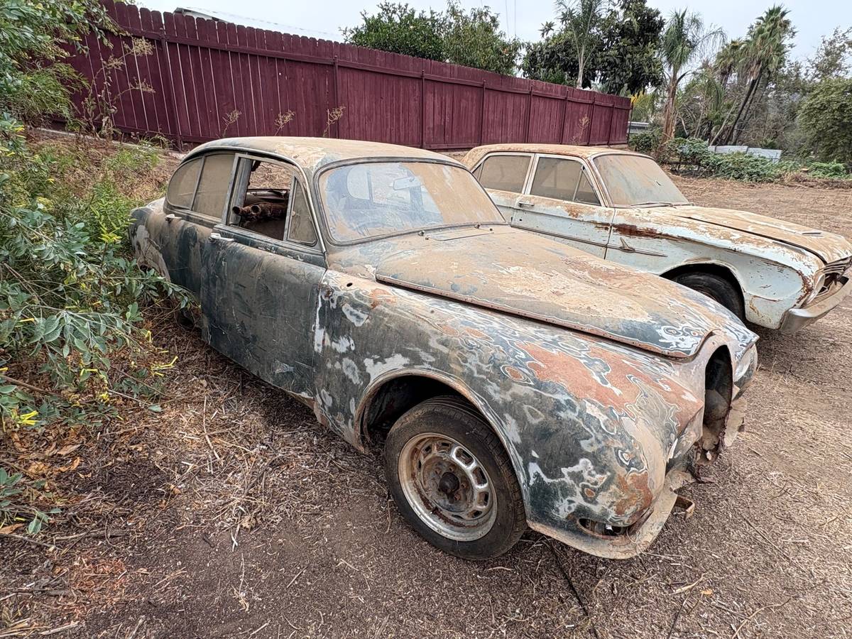 Jaguar-daimler-3.8-sovereign-1965-5