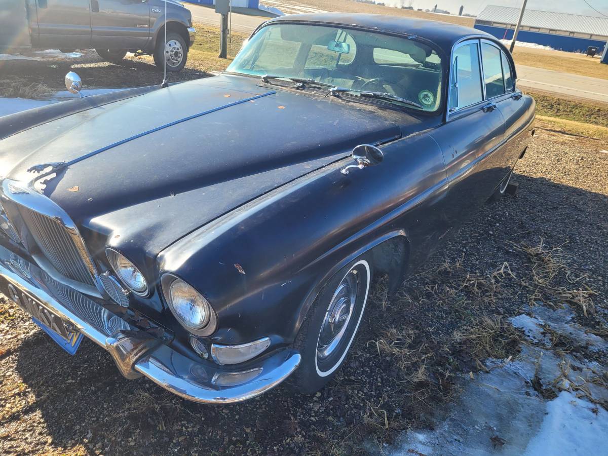 Jaguar-mkx420-1966-blue-2