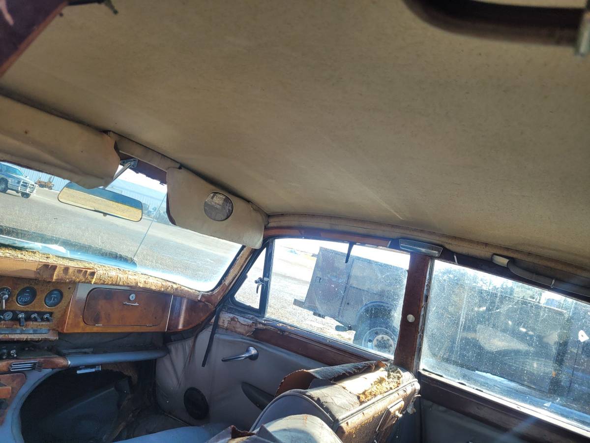 Jaguar-mkx420-1966-blue-9