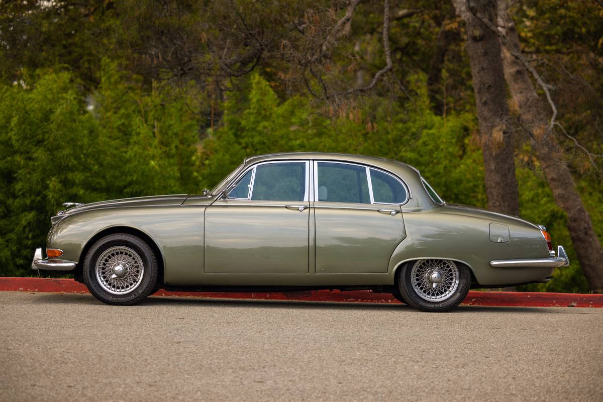 Jaguar-s-type-1965-23