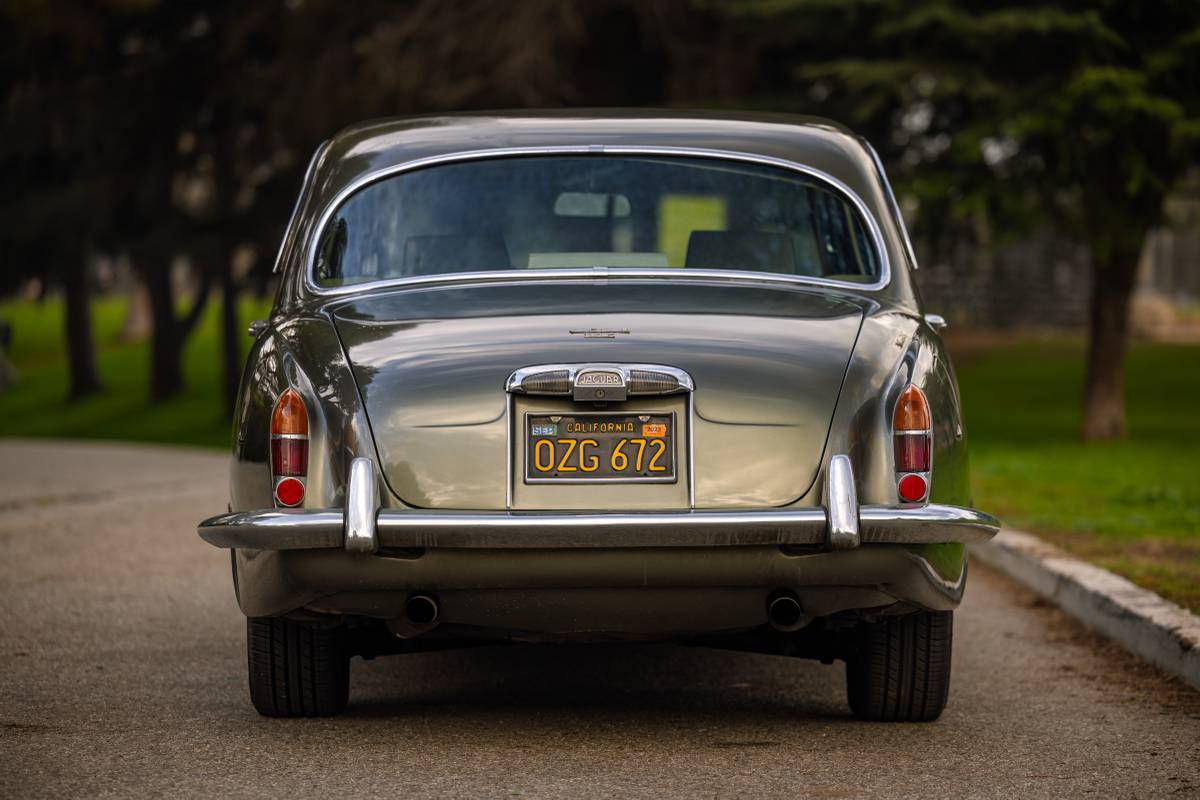 Jaguar-s-type-1965-5