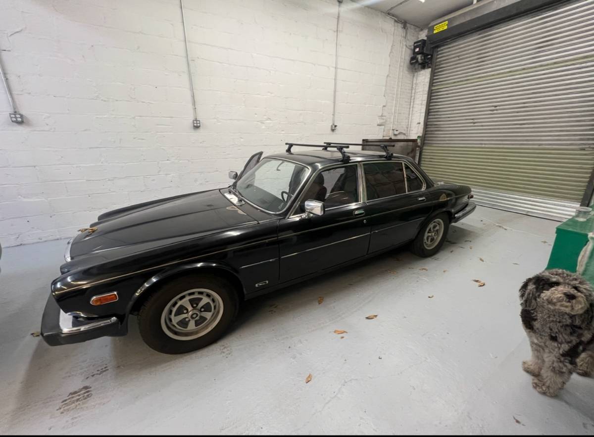 Jaguar-xj-1986-black-1