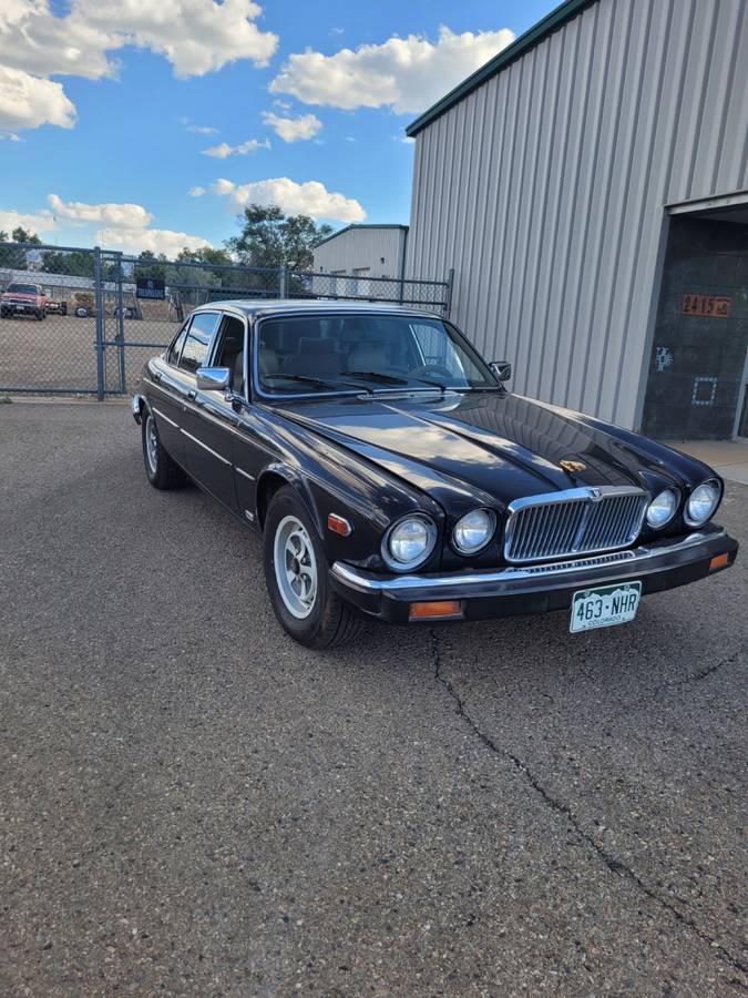 Jaguar-xj-1986-black-9