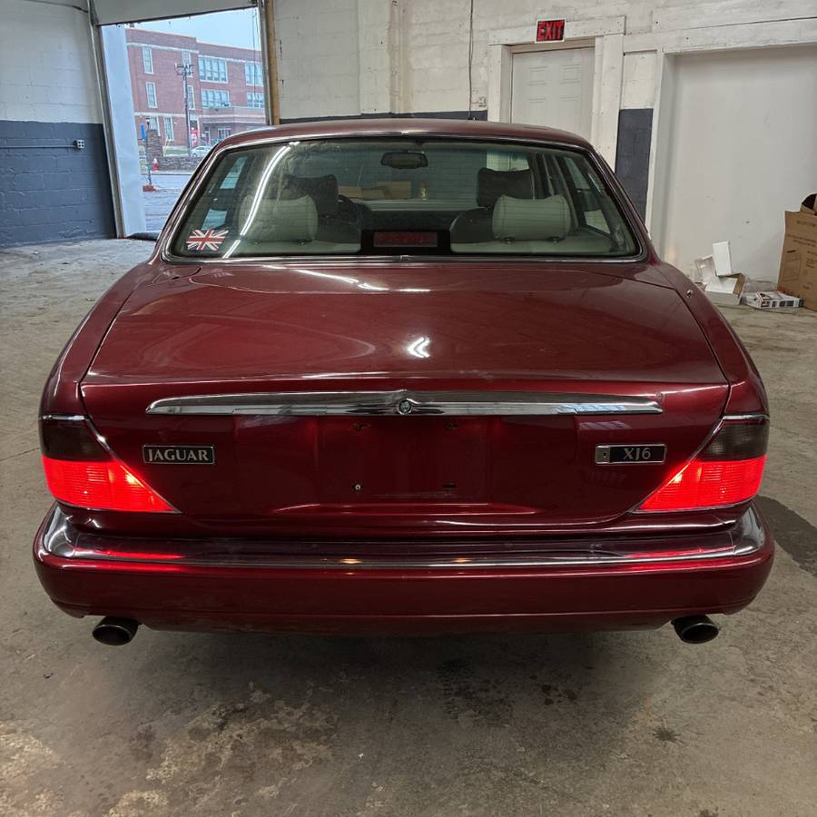 Jaguar-xj-series-sedan-1996-custom-6