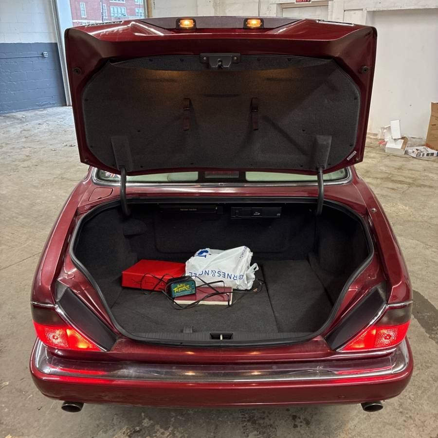 Jaguar-xj-series-sedan-1996-custom-7