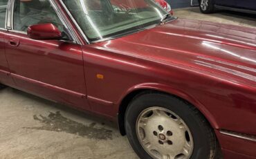 Jaguar-xj-series-sedan-1996-custom-9