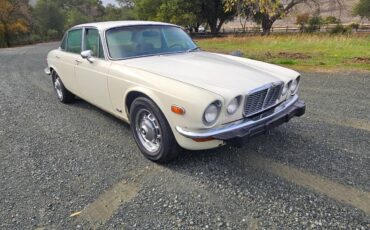 Jaguar-xj6-1974-white-10