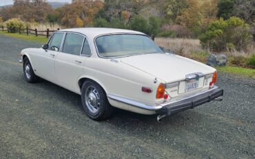 Jaguar-xj6-1974-white