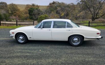 Jaguar-xj6-1974-white-5