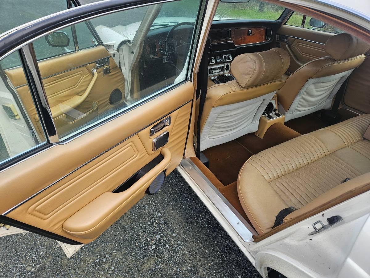 Jaguar-xj6-1974-white-6