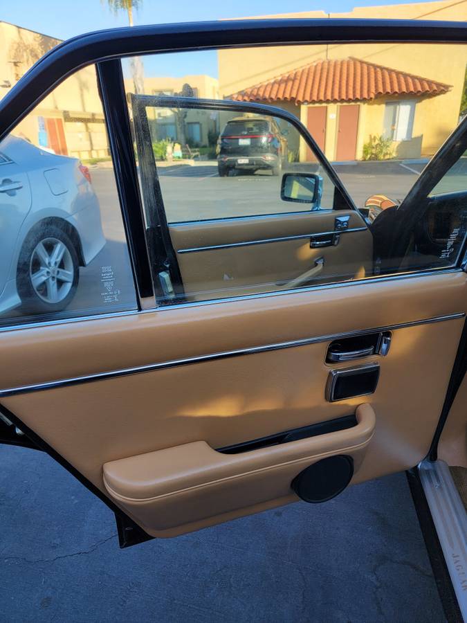 Jaguar-xj6-1984-black-1