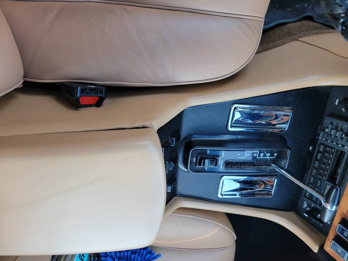 Jaguar-xj6-1984-black-22