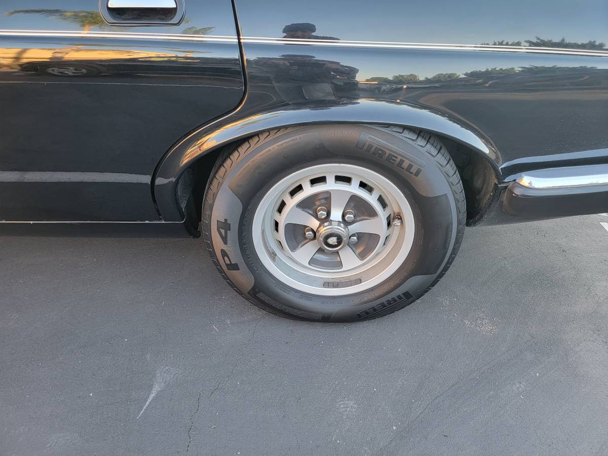 Jaguar-xj6-1984-black-23