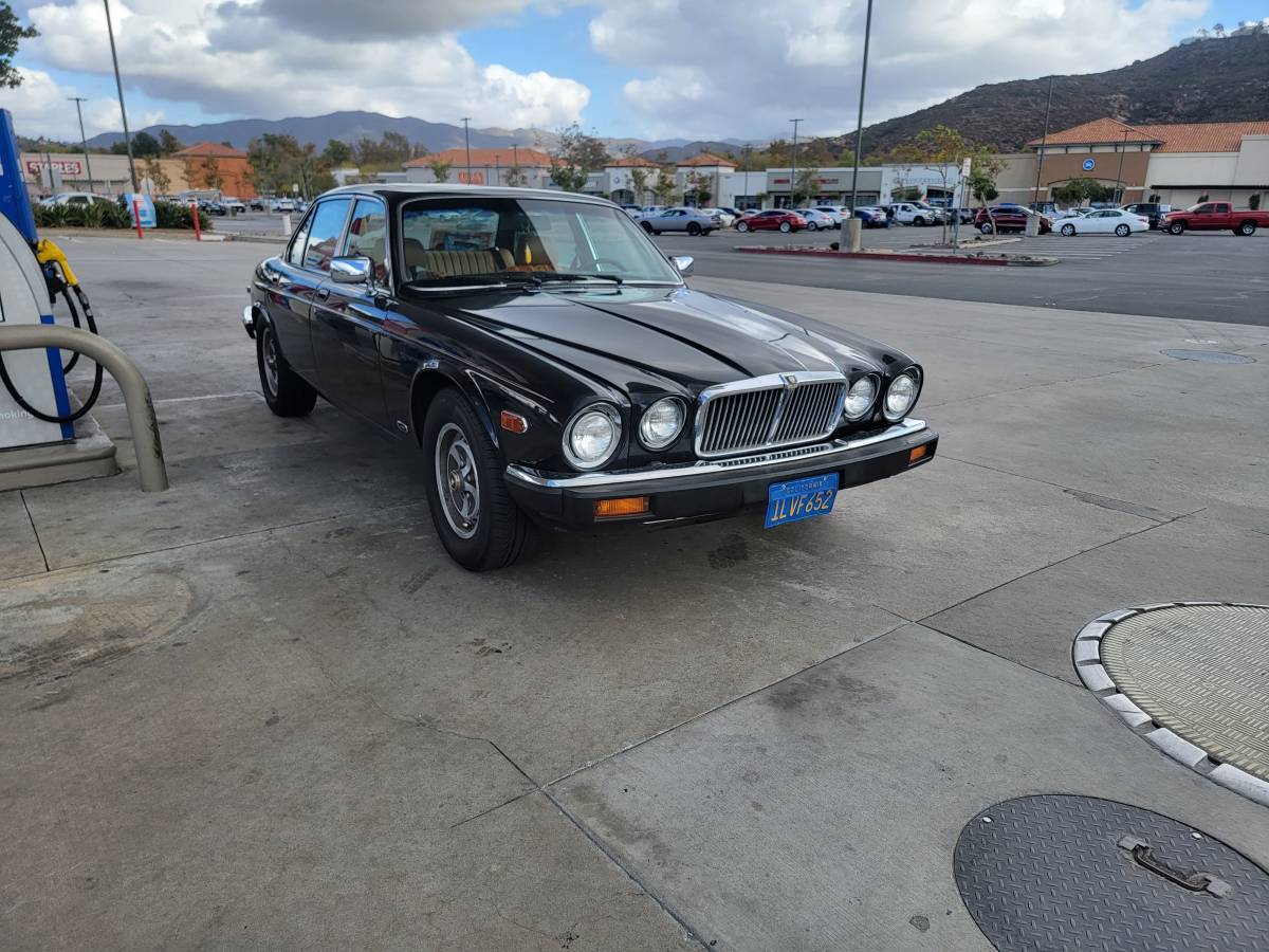 Jaguar-xj6-1984-black-4