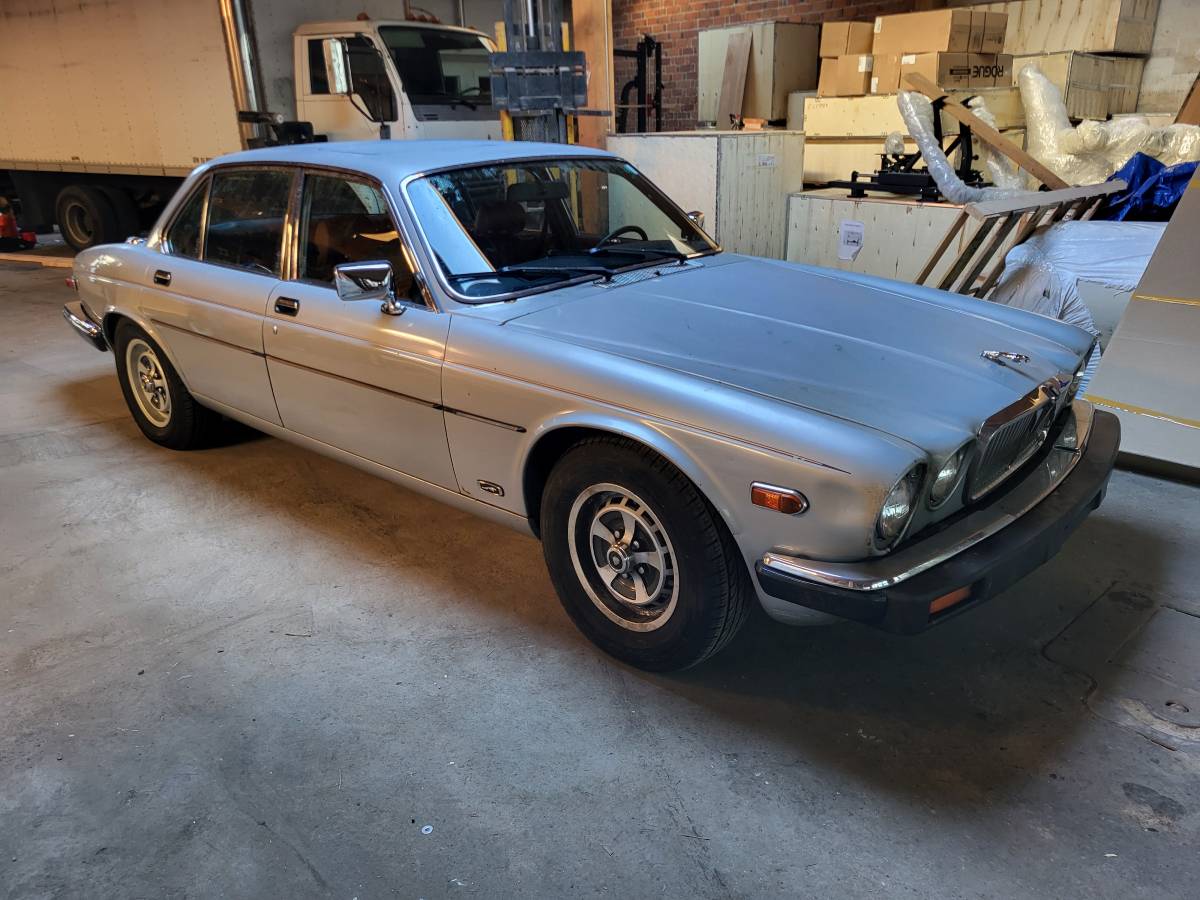 Jaguar-xj6-1984-silver-2