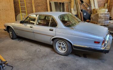 Jaguar-xj6-1984-silver