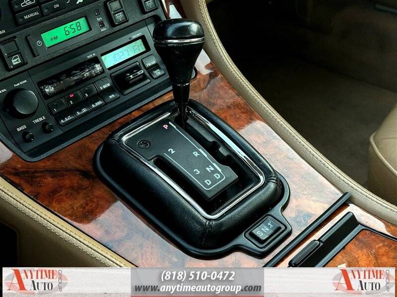 Jaguar-xj6-1993-white-17