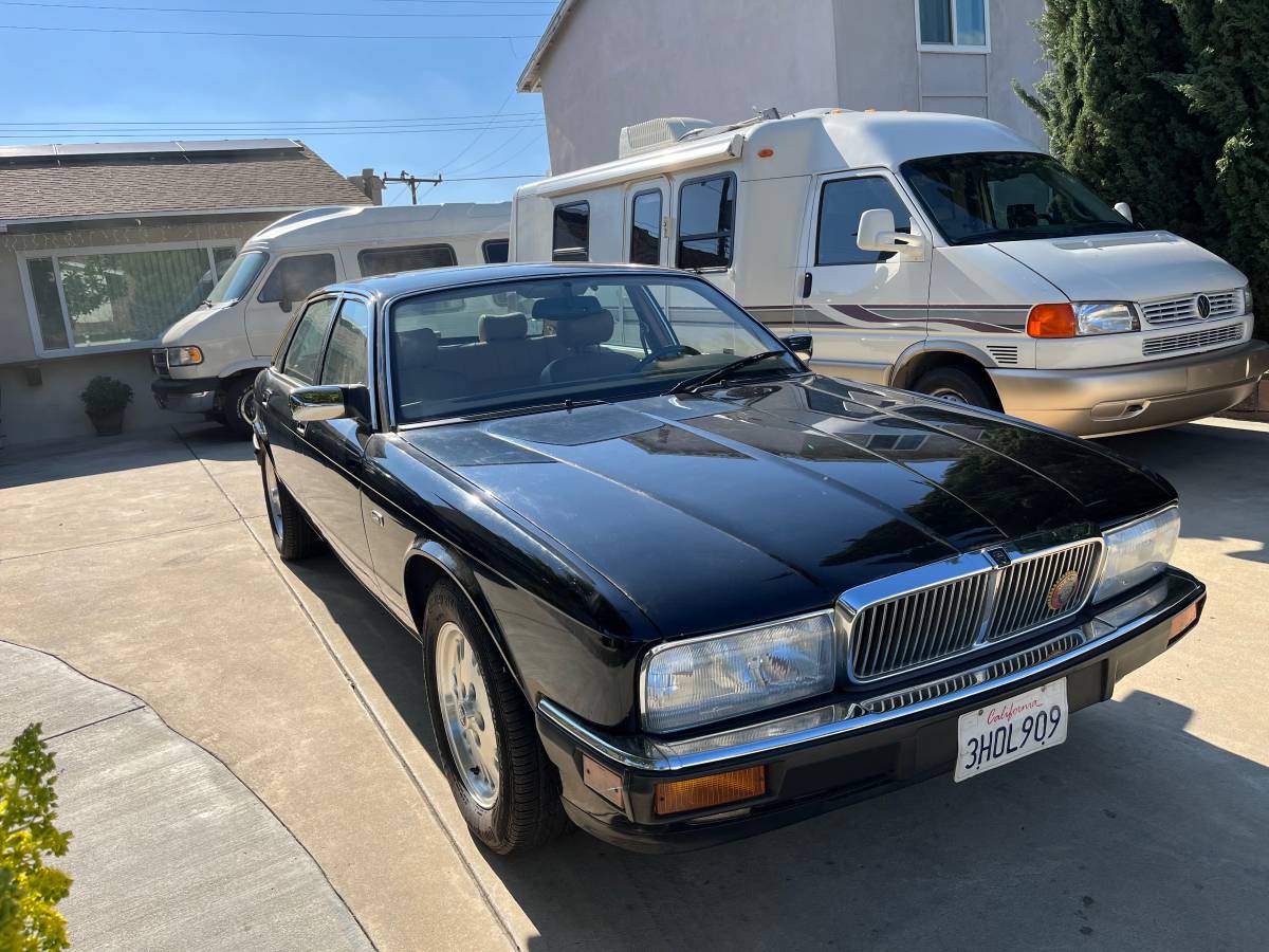 Jaguar-xj6-1994-black-1