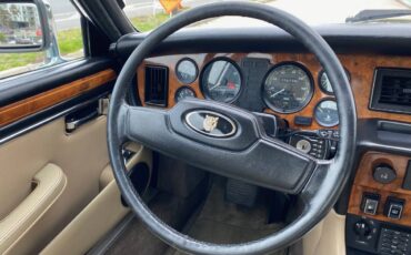 Jaguar-xj6-vanden-plas-1985-black-14