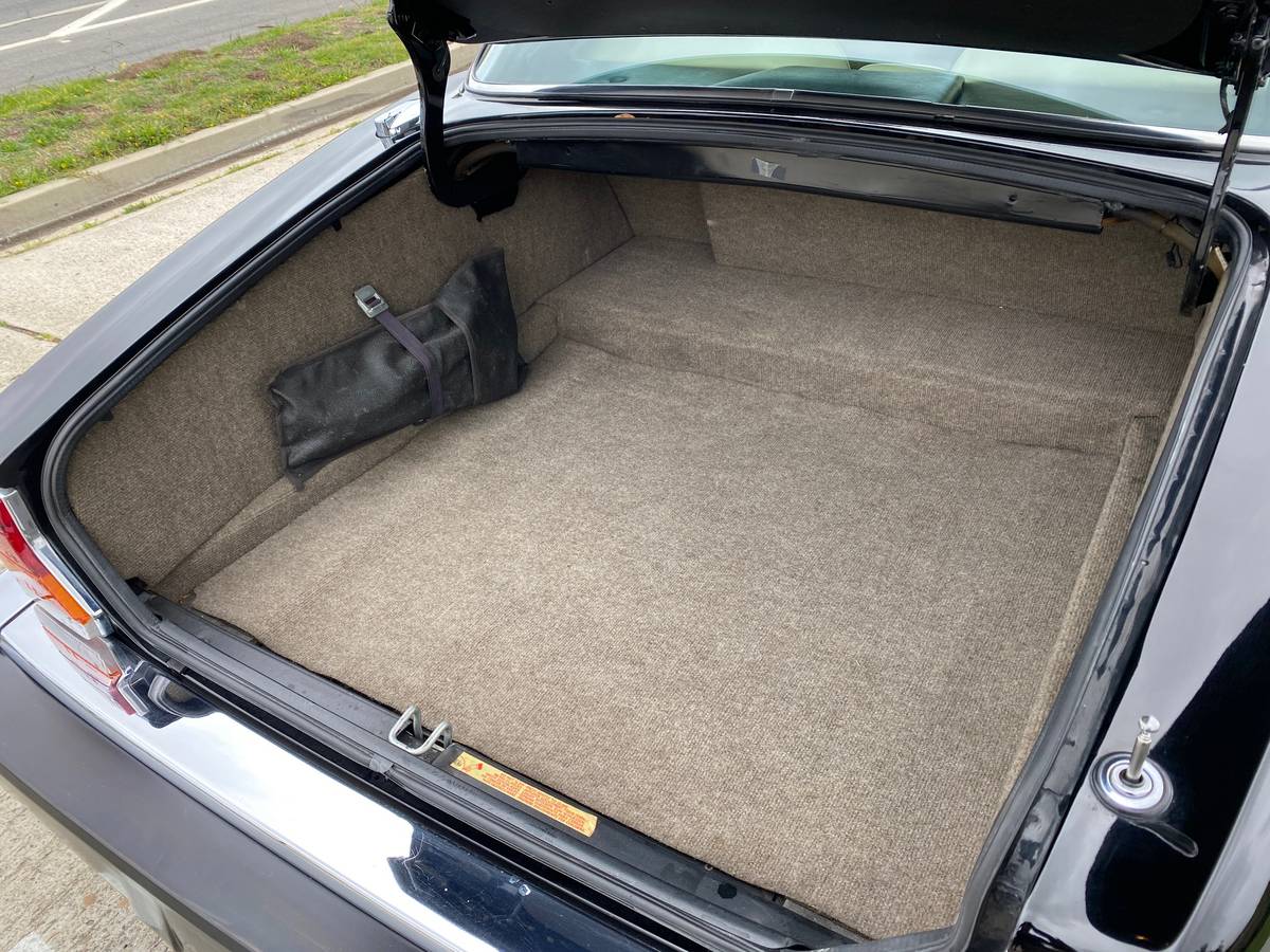 Jaguar-xj6-vanden-plas-1985-black-15