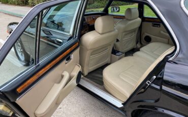 Jaguar-xj6-vanden-plas-1985-black-17