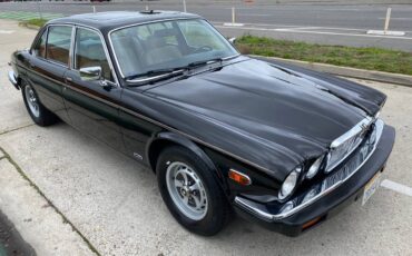 Jaguar-xj6-vanden-plas-1985-black-3