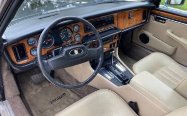 Jaguar-xj6-vanden-plas-1985-black-9