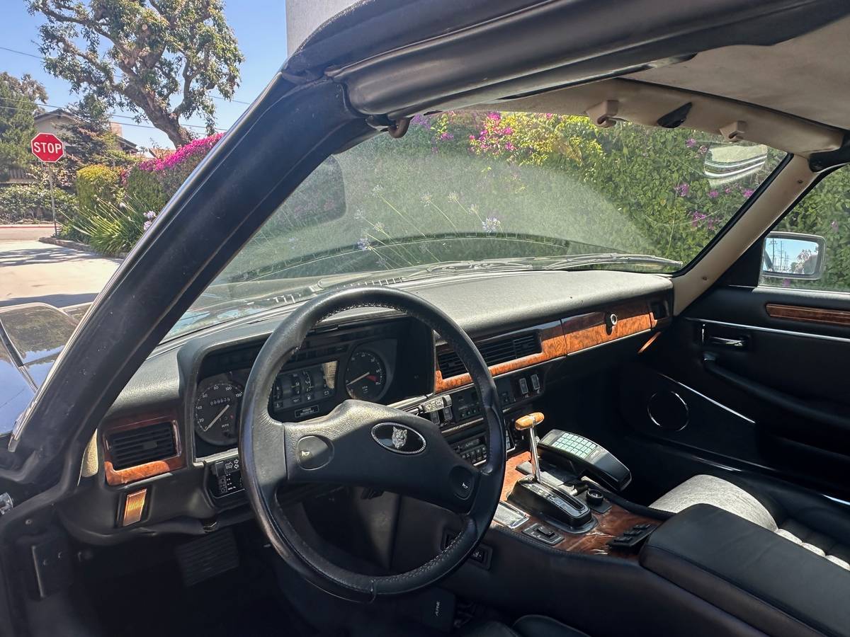 Jaguar-xjs-1989-black-8