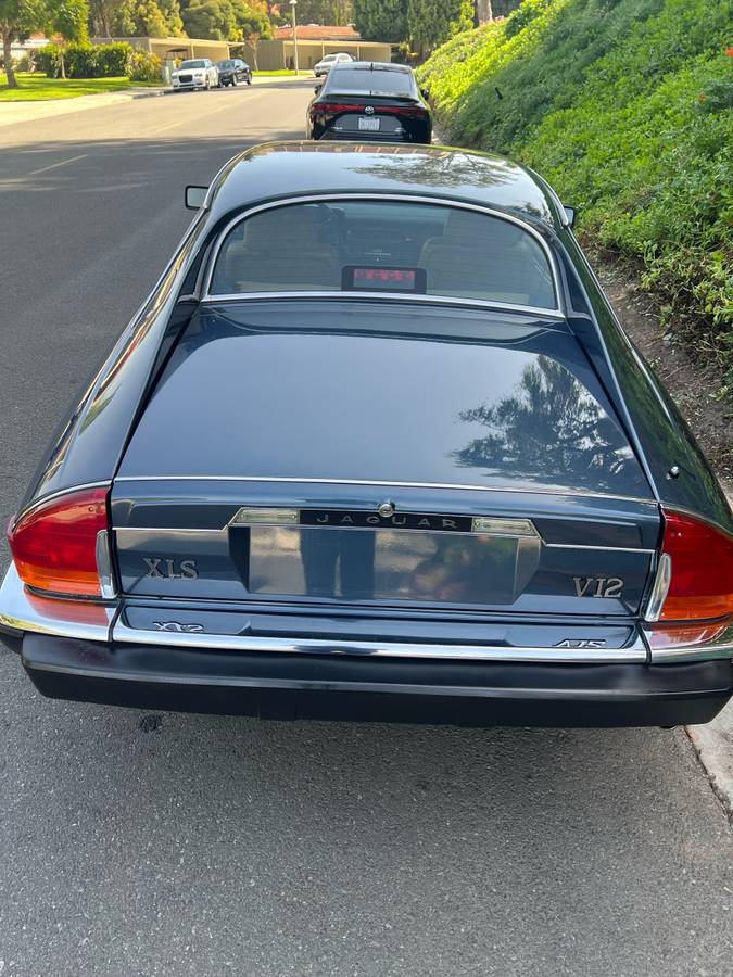 Jaguar-xjs-coupe-v12-1990-grey-2