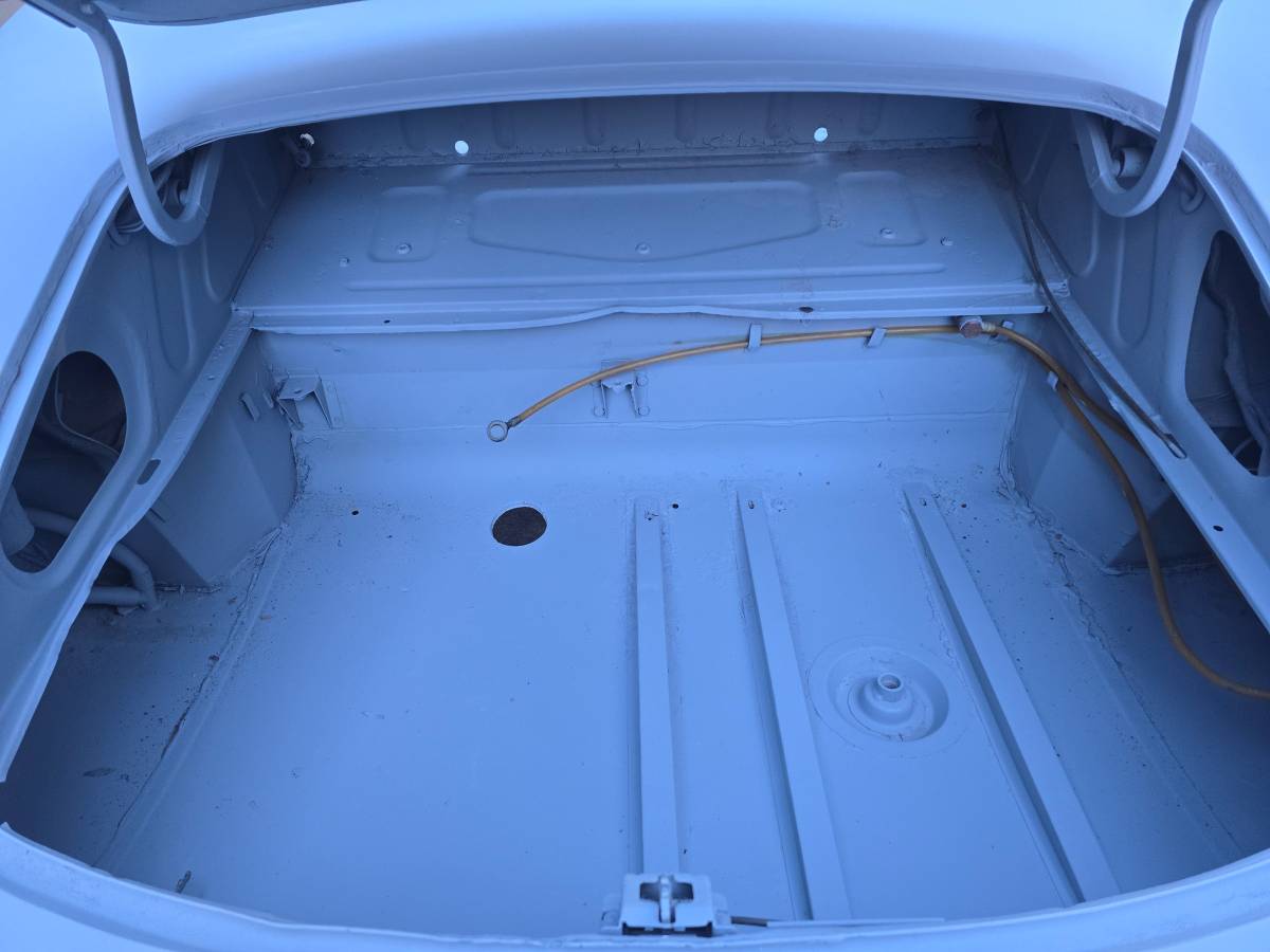 Jaguar-xke-1967-grey-11