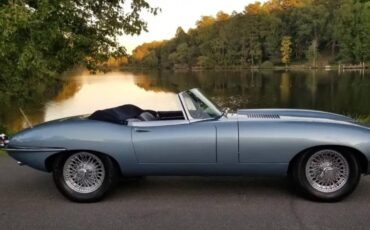 Jaguar-xke-1967-grey-17