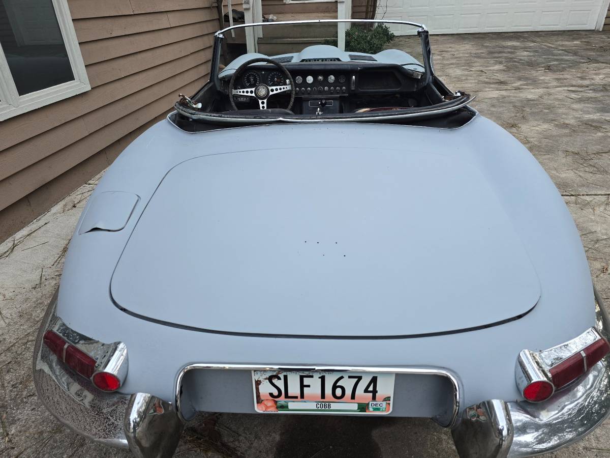 Jaguar-xke-1967-grey-3