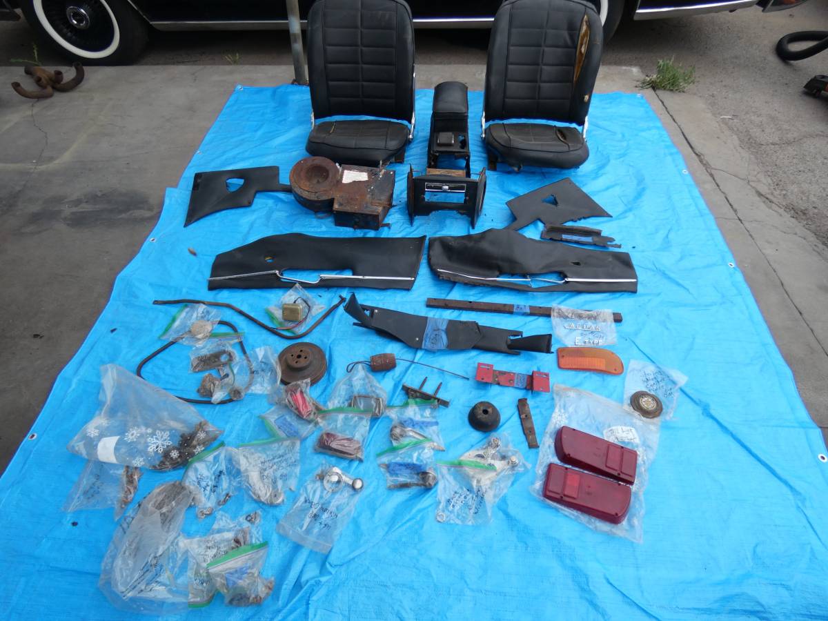 Jaguar-xke-convertible-1969-10