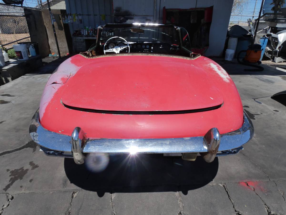 Jaguar-xke-convertible-1969-32