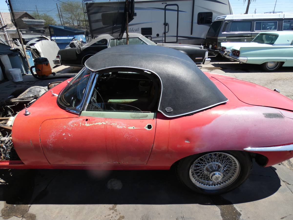 Jaguar-xke-convertible-1969-34