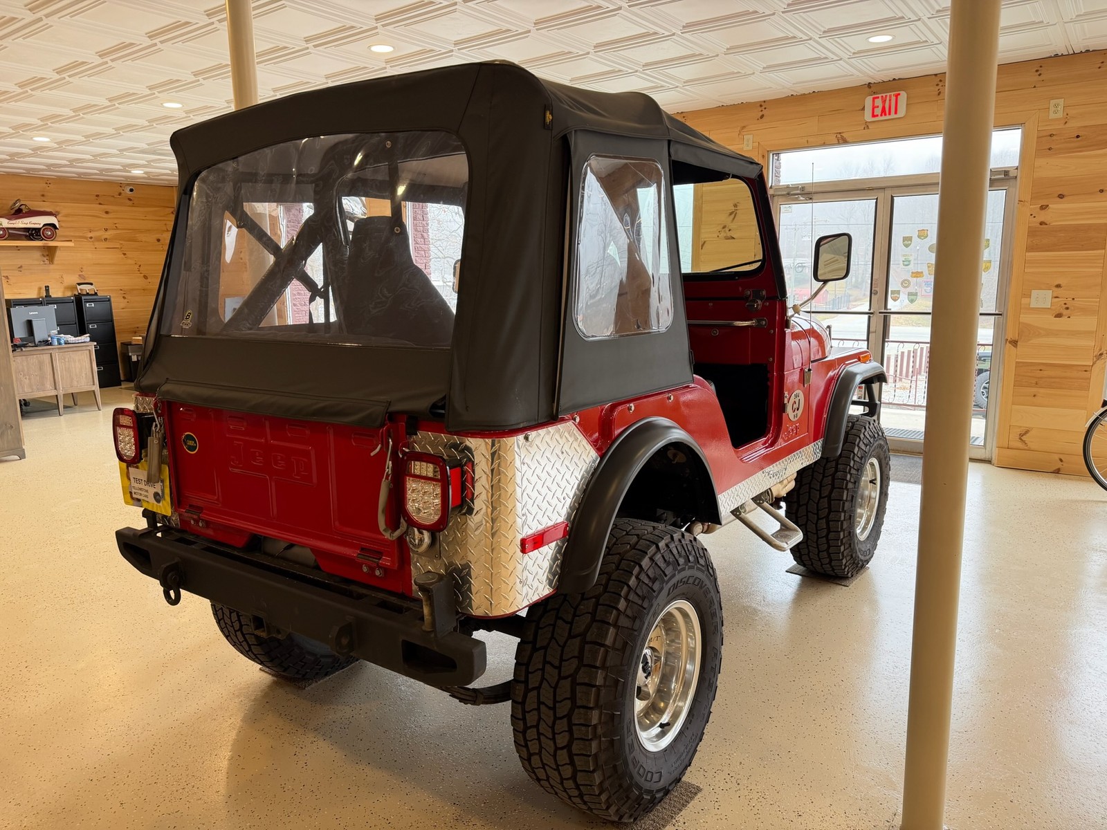 Jeep-CJ-1976-15