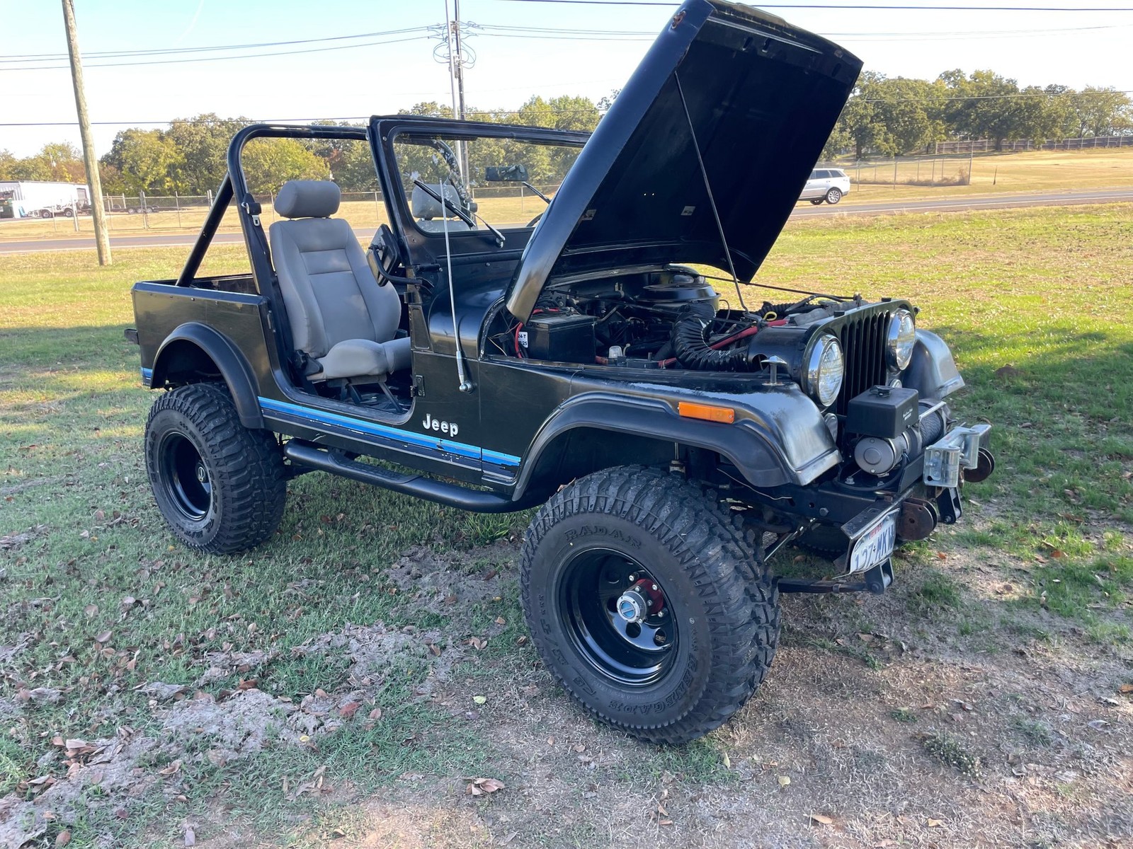 Jeep-CJ-1984-1