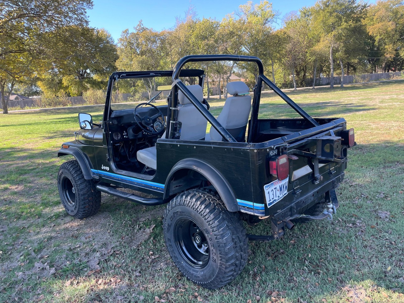 Jeep-CJ-1984-2