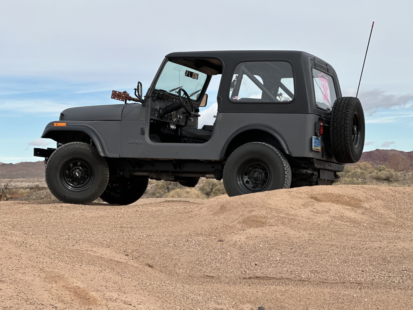 Jeep-CJ-1984-SUV
