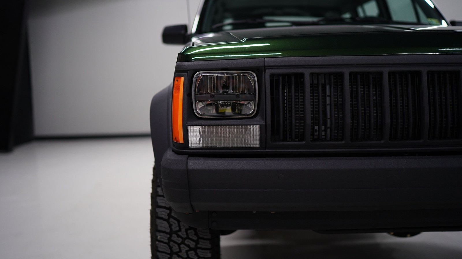 Jeep-Cherokee-1995-SUV-14