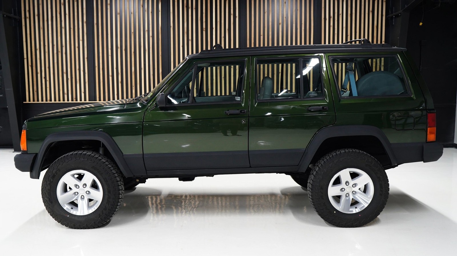 Jeep-Cherokee-1995-SUV-5