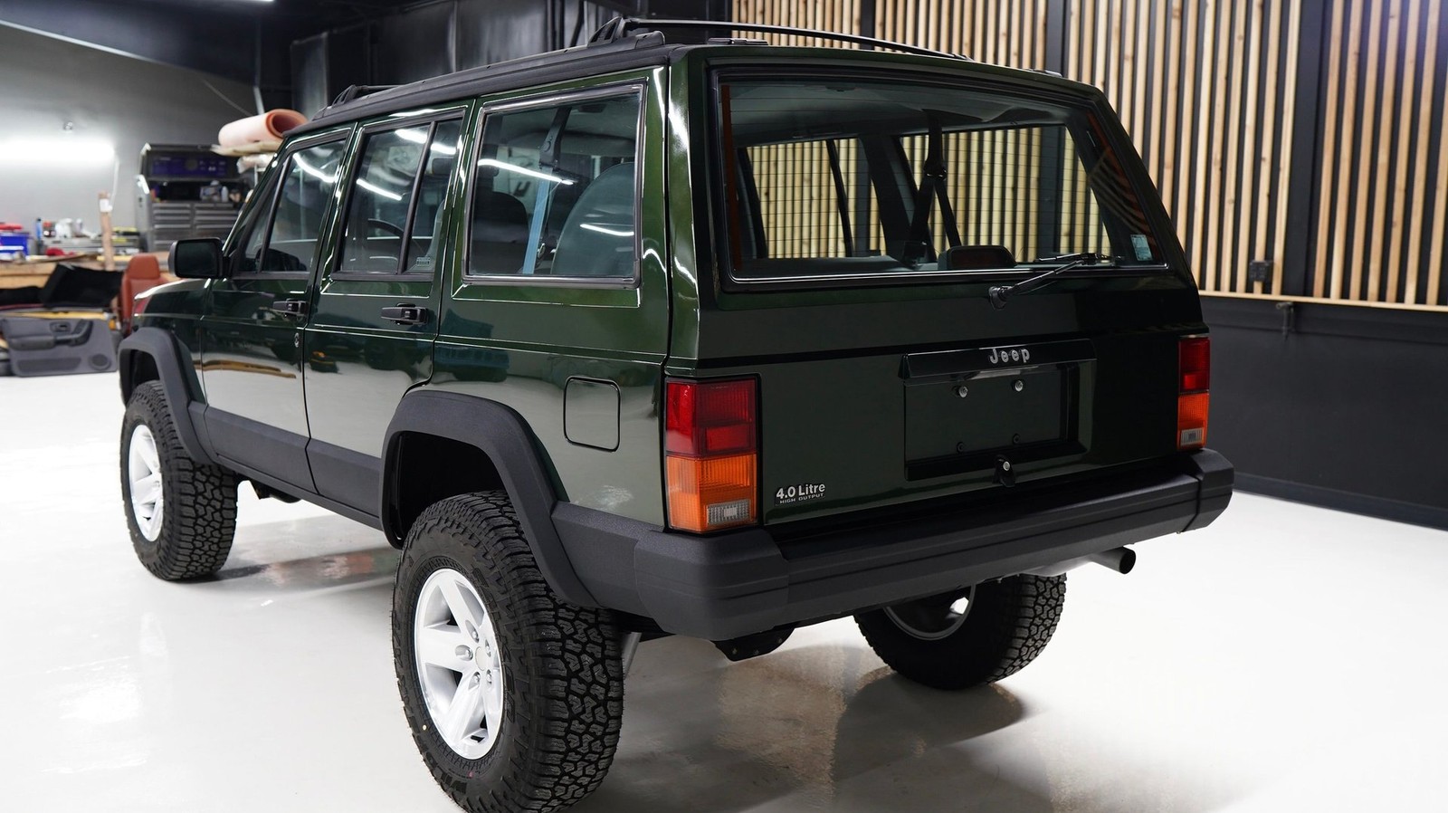 Jeep-Cherokee-1995-SUV-8