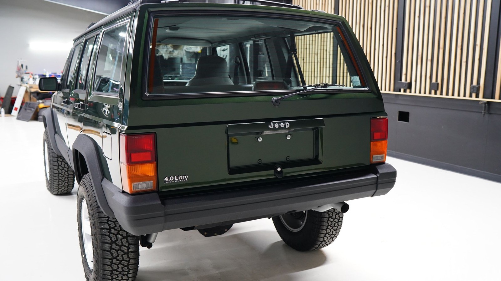 Jeep-Cherokee-1995-SUV-9