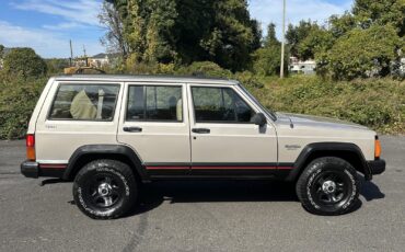 Jeep-Cherokee-1996-SPORT-UTILITY-4-DR-1