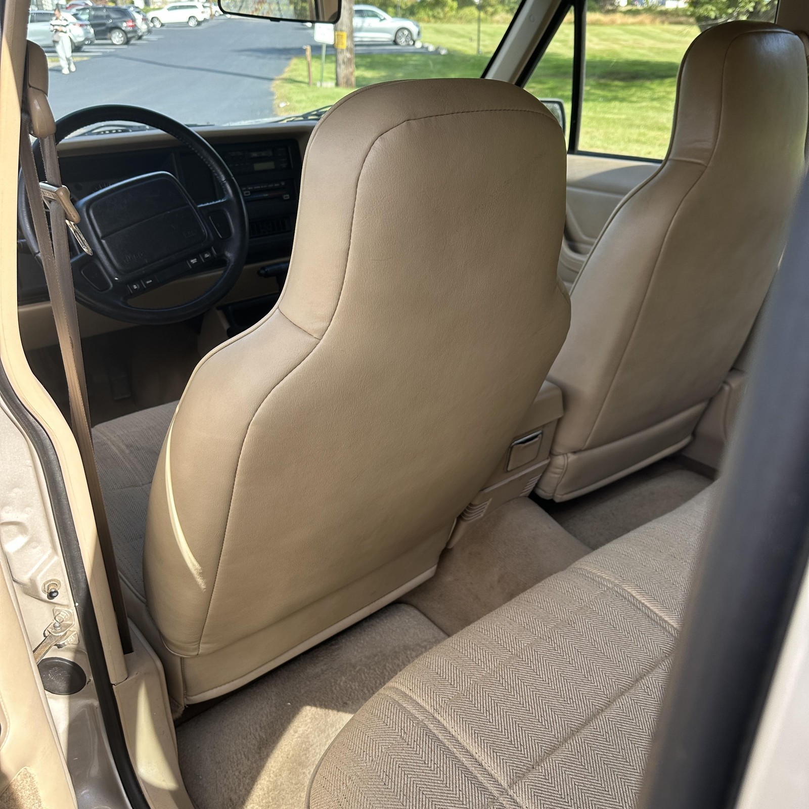 Jeep-Cherokee-1996-SPORT-UTILITY-4-DR-18