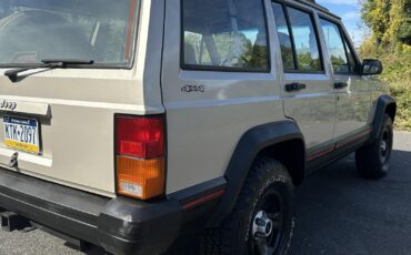 Jeep-Cherokee-1996-SPORT-UTILITY-4-DR-3