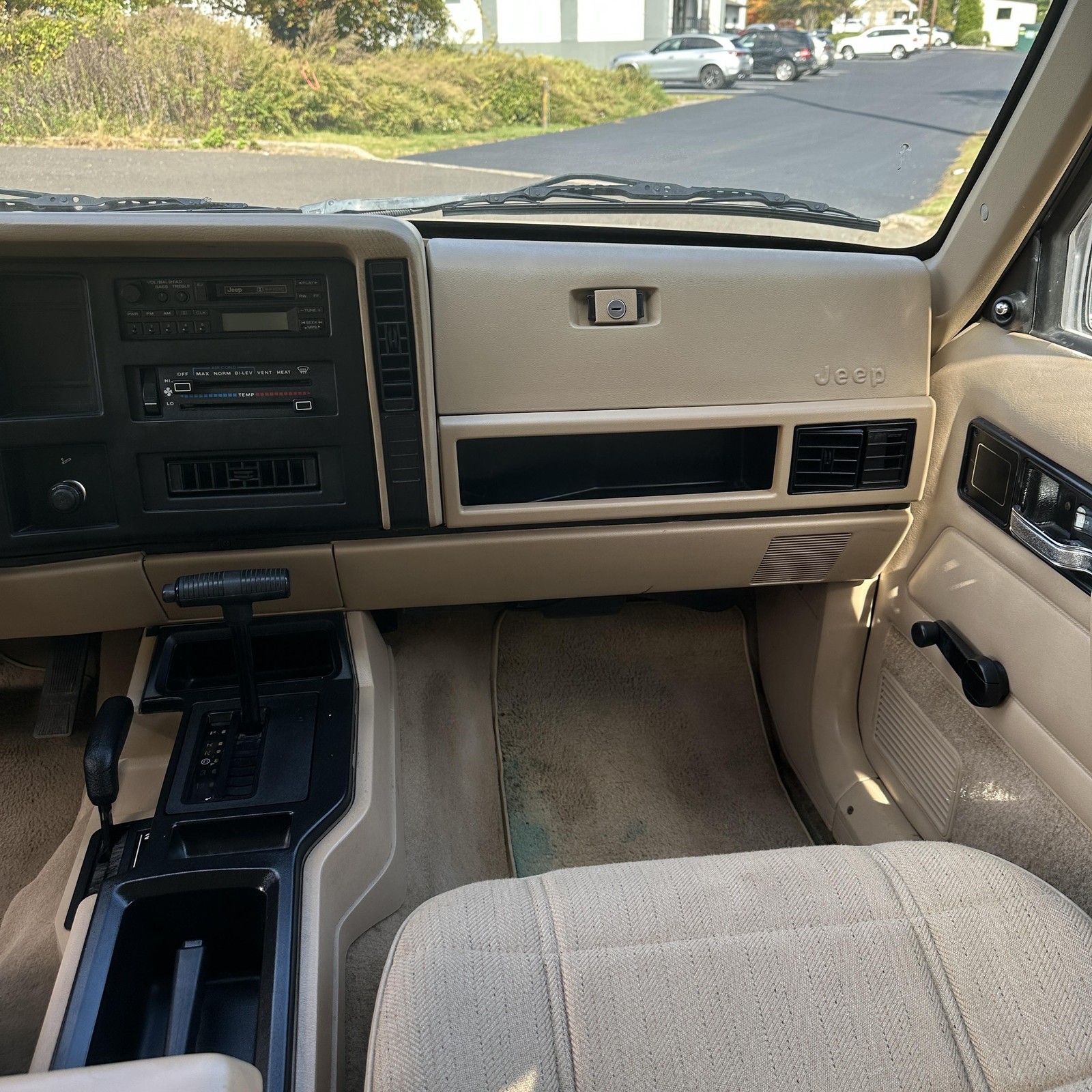 Jeep-Cherokee-1996-SPORT-UTILITY-4-DR-35