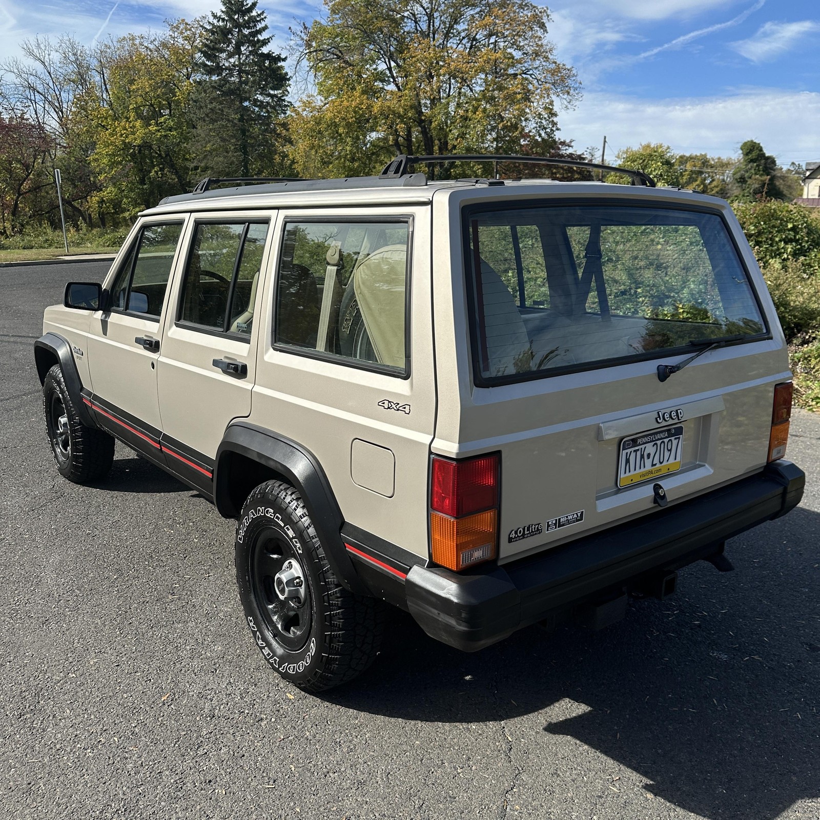 Jeep-Cherokee-1996-SPORT-UTILITY-4-DR-6