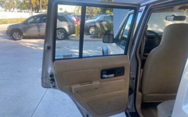 Jeep-Cherokee-1996-SUV-13